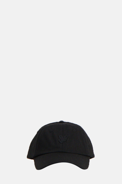 Zwarte pet van LYLE & SCOTT met een klein, toon-op-toon geborduurd logo op de voorkant.