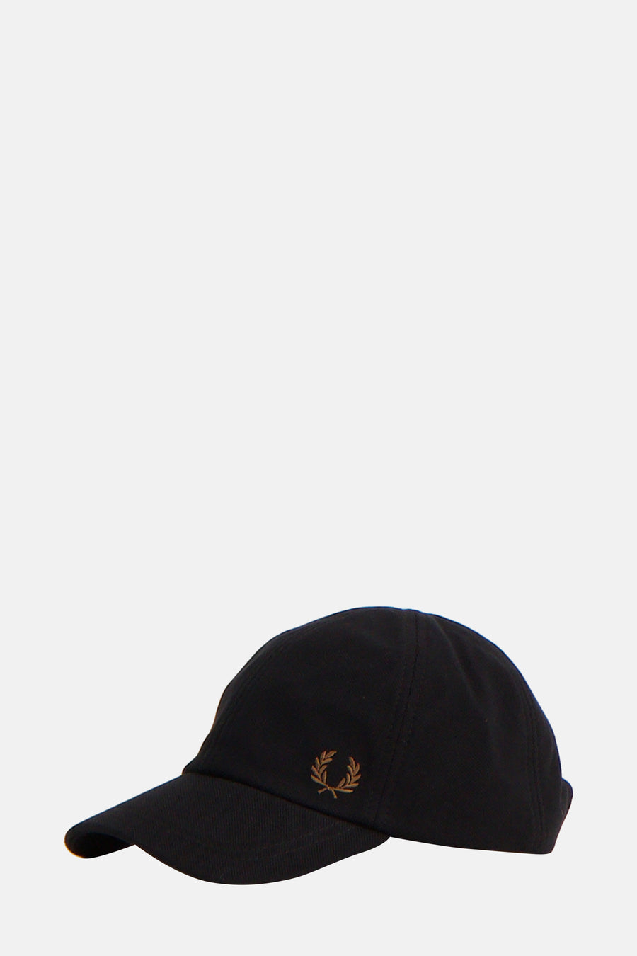 Zwarte Fred Perry pet met toon-op-toon geborduurd lauwerkranslogo op de voorkant.