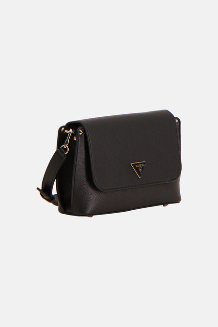 Sac à bandoulière noir de Guess avec une bandoulière réglable et logo triangulaire.