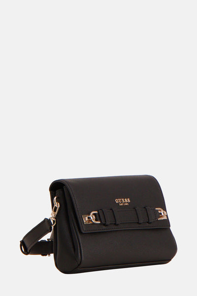Sac à bandoulière noir de Guess avec détails de boucle dorée et bandoulière réglable.