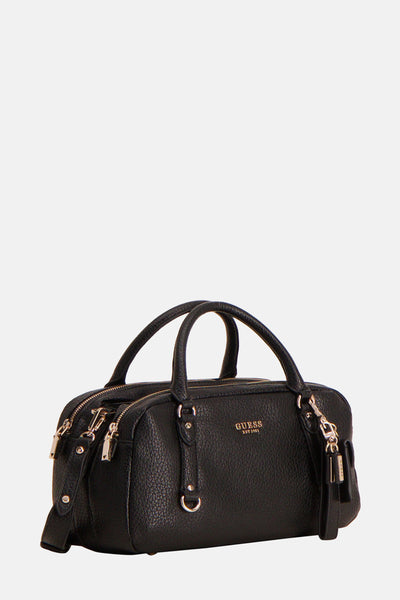 Sac à main noir en similicuir de Guess, avec double fermeture éclair sur le dessus et breloque logo.