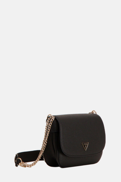 Zwarte Guess schoudertas met gouden kettingriem en kenmerkend driehoekig logo.