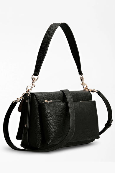 Sac à bandoulière noir de Guess, avec bandoulière réglable et détails dorés.