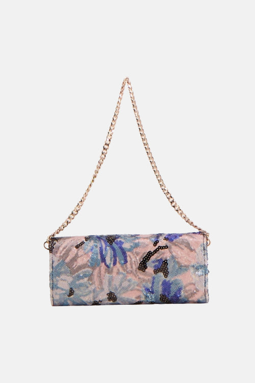 Sac à bandoulière multicolore de Guess®, orné de sequins et d'un motif floral, avec une bandoulière chaîne dorée.
