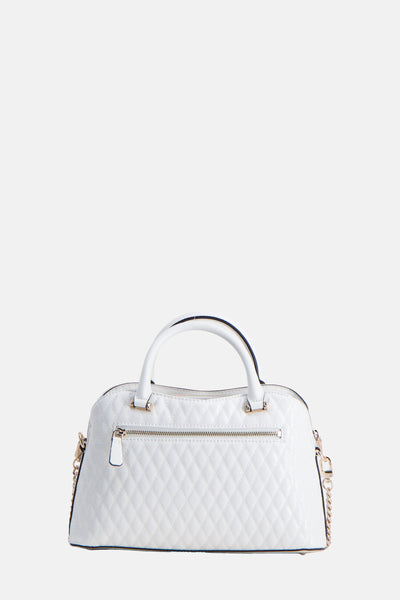 Sac à main blanc de Guess avec motif matelassé et détails de chaîne dorée