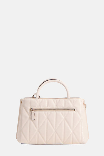 Witte Guess handtas met ruitvormig gewatteerd patroon, ritssluiting achteraan.