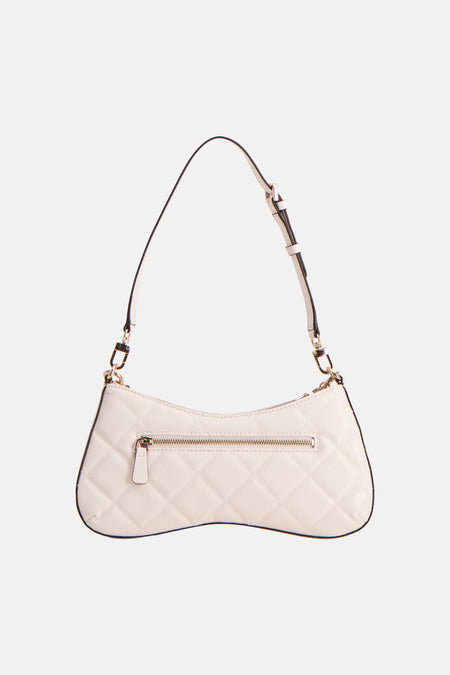 Sac à bandoulière blanc de Guess, avec motif matelassé en losanges et fermeture éclair dorée.
