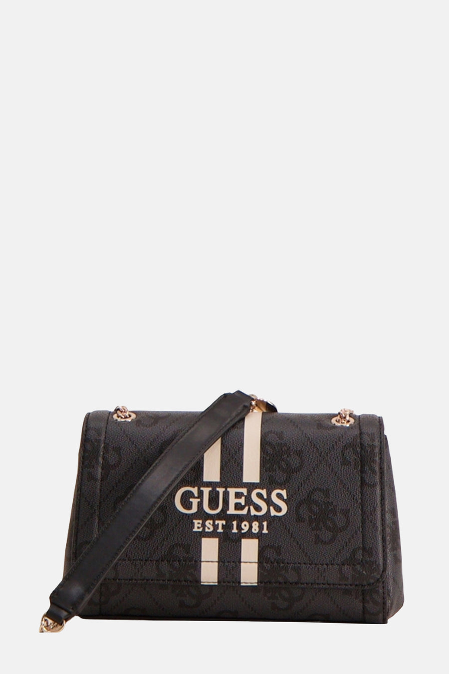 Zwarte Guess schoudertas met ivoorkleurige strepen en logoprint, gedragen aan een schouderriem.