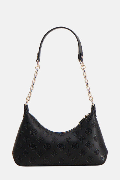 Sac à bandoulière noir de Guess, avec une chaîne dorée et un motif en relief ton sur ton.

