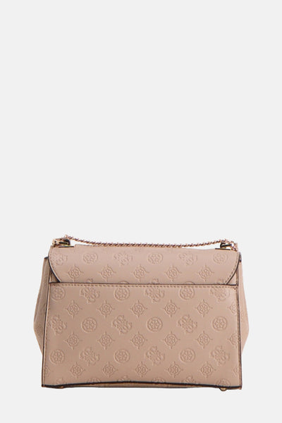 Beige schoudertas van Guess, met reliëf bloemenpatroon en gouden ketting schouderriem.