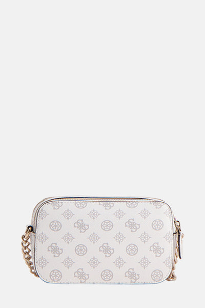Witte Guess schoudertas met logoprint en een gouden kettingriem.