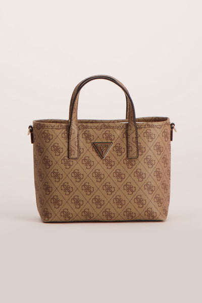 Sac à main marron de Guess, orné d'un motif losange répété et d'une quincaillerie dorée.