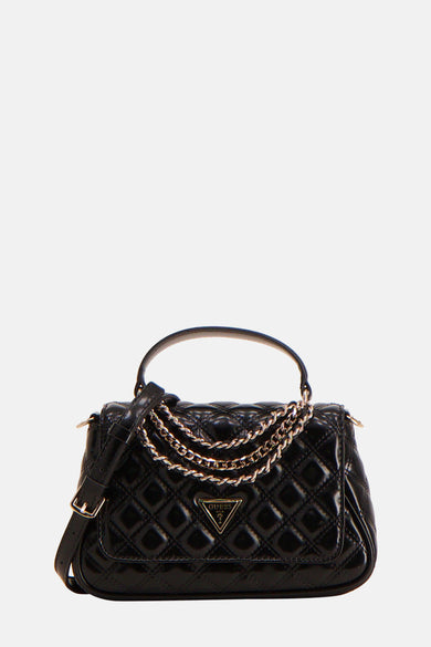 Sac à bandoulière noir de Guess, à motif matelassé et orné d'une chaîne décorative argentée.