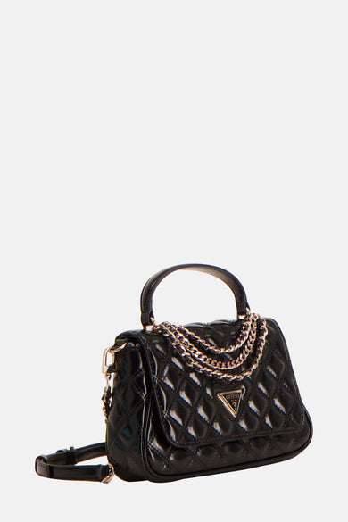 Zwarte Guess schoudertas met gewatteerd patroon en decoratieve gouden ketting.