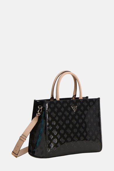 Zwarte Guess handtas, met beige schouderriem, toon-op-toon patroon en glanzende afwerkingen.
