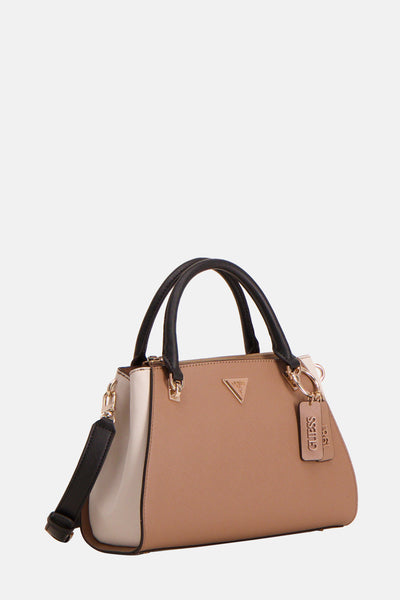 Sac à main beige, avec anses noires, de Guess, orné d'un porte-clés et d'une bandoulière noire.