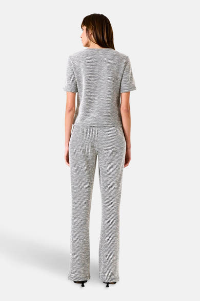 Multikleurig blouse met korte mouwen van GARCIA, met diagonale strepen op een bijpassende set.