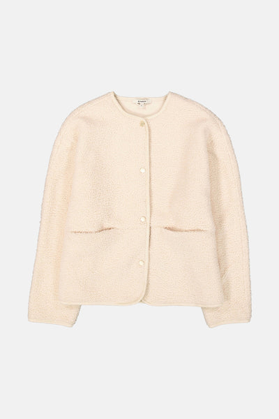 Veste écrue en imitation peau de mouton de GARCIA, avec poches plaquées et fermeture boutonnée.
