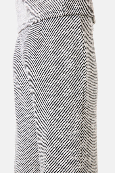 Pantalon tissé multicolore de GARCIA, avec motif à rayures diagonales serrées.