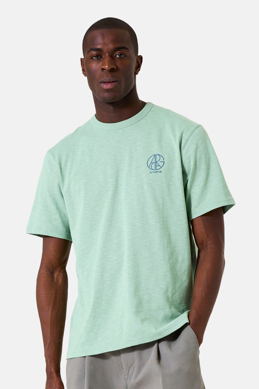 Groen T-shirt met korte mouwen van GARCIA, met een groot logo op de rug.