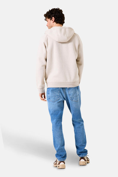 Beige gilet van GARCIA, gedragen met een blauwe spijkerbroek en bruine sportschoenen, achterzicht.