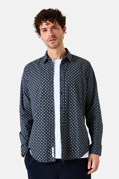 Blauw overhemd met lange mouwen van GARCIA, met een geometrisch cirkelpatroon over het hele overhemd.