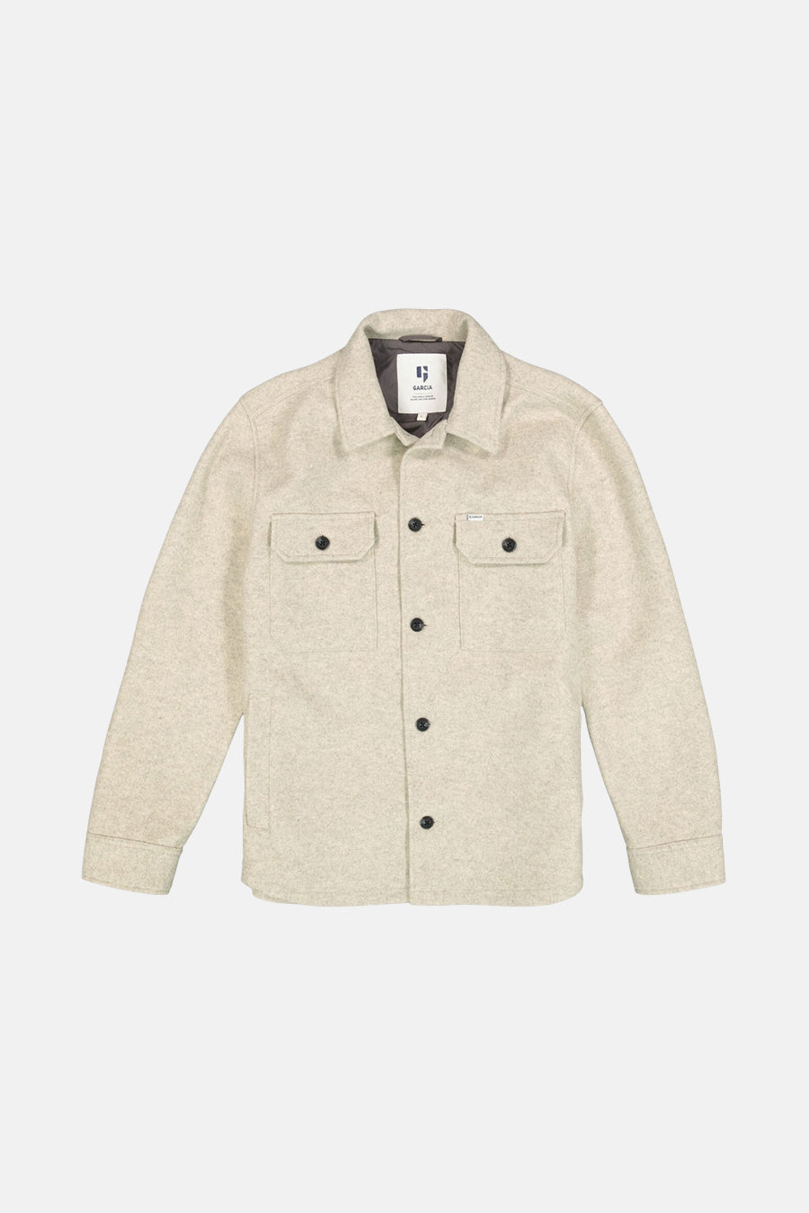 Beige overhemd met lange mouwen van GARCIA, met twee borstzakken met knopen en knoopsluiting.