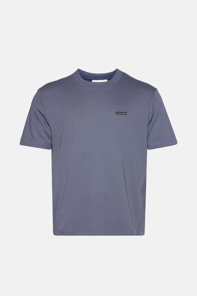 Grijs T-shirt met korte mouwen van Calvin Klein, met een klein vierkant logo op de borst.