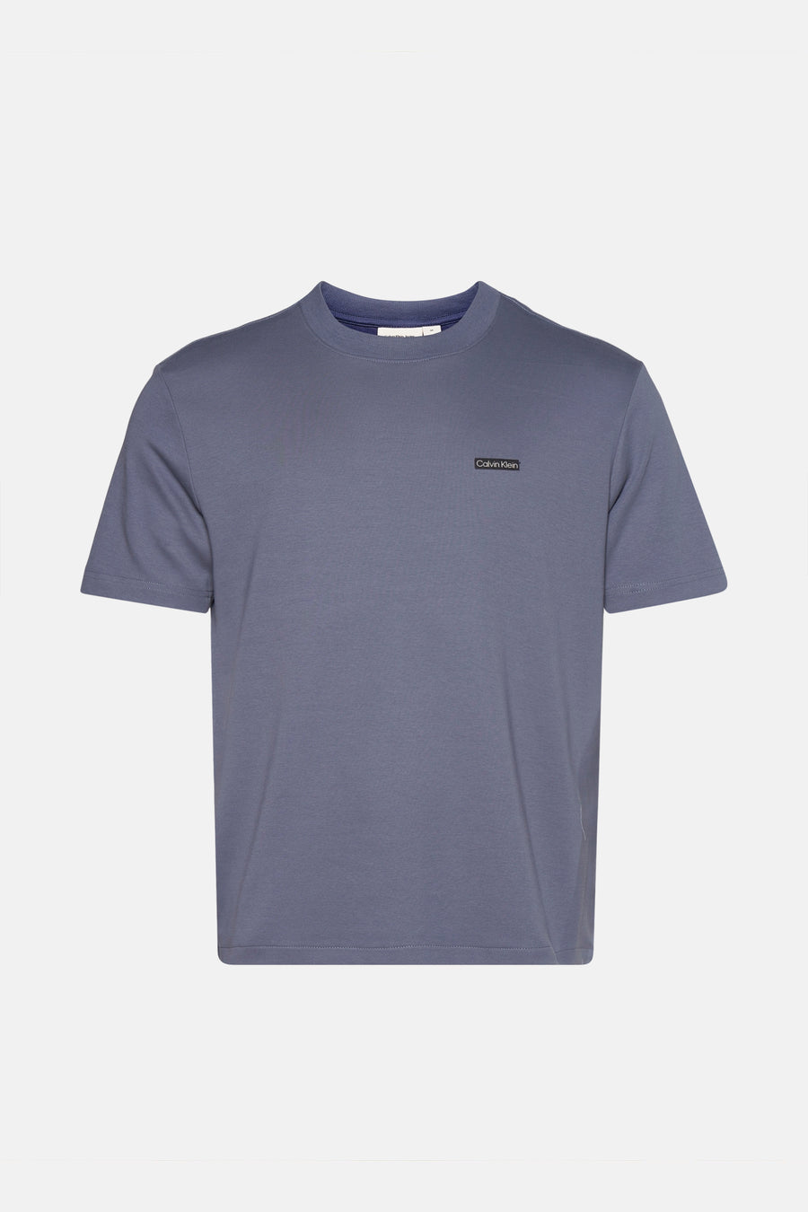 Grijs T-shirt met korte mouwen van Calvin Klein, met een klein vierkant logo op de borst.