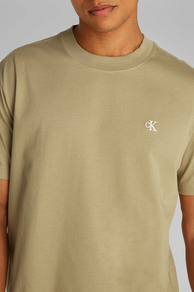 Beige T-shirt met korte mouwen van Calvin Klein, met geborduurd merklogo.
