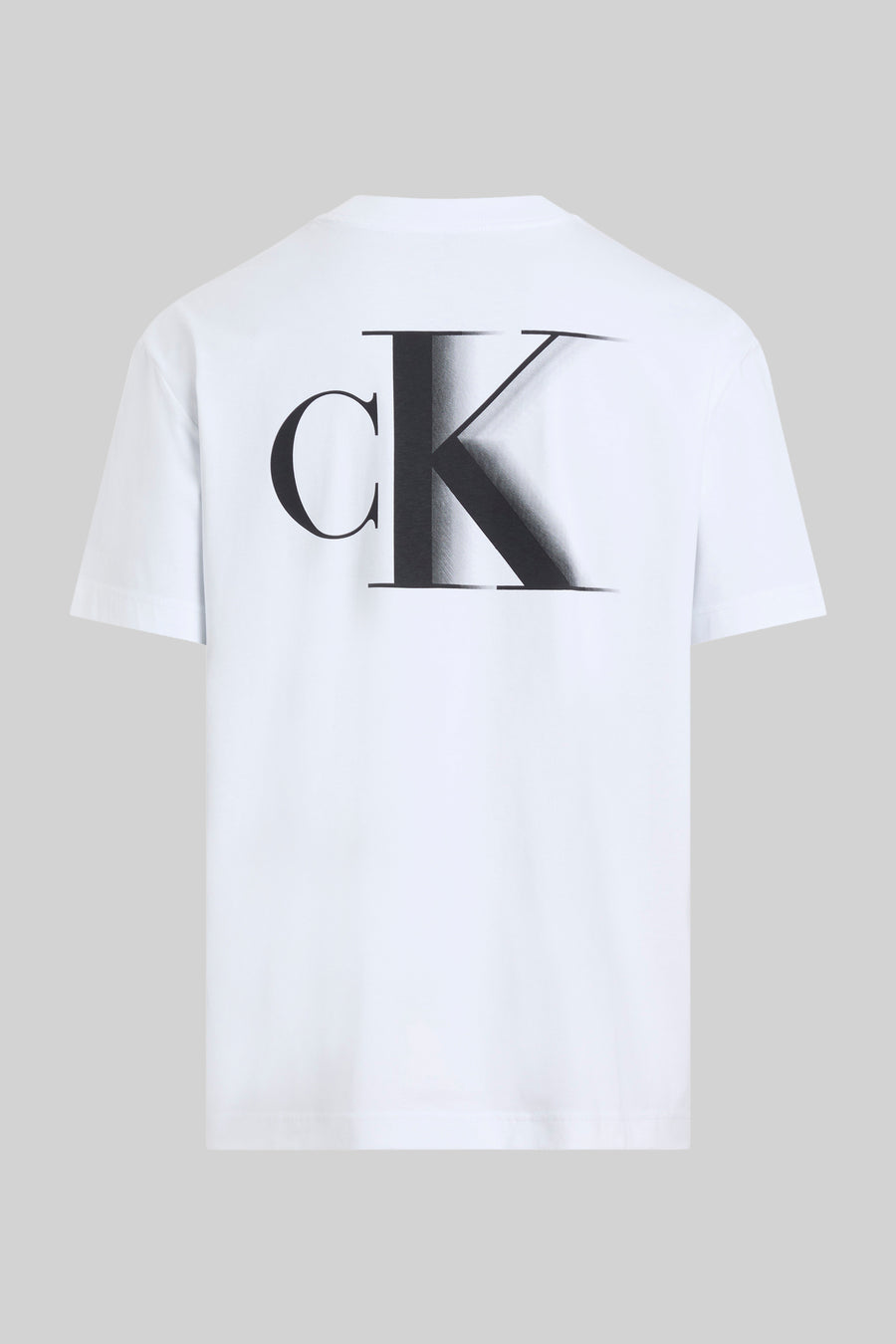 Wit T-shirt met korte mouwen van Calvin Klein, met groot zwart CK-logo op de rug.