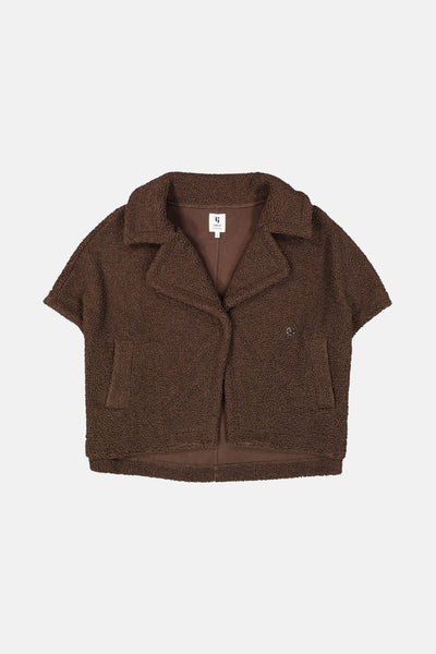Veste courte marron en tissu bouclé de GARCIA, avec un col tailleur et une coupe ample.