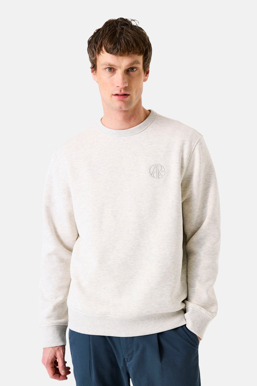Ronde hals sweatshirt baksteen van GARCIA, met een toon-op-toon logo op de rug.
