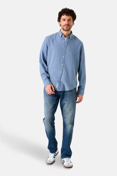 Chemise à manches longues bleue de GARCIA, avec une texture chinée et un col boutonné.