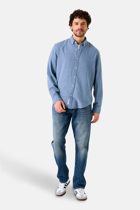 Blauwe blouse met lange mouwen van GARCIA, met een gemêleerde textuur en een button-down kraag.
