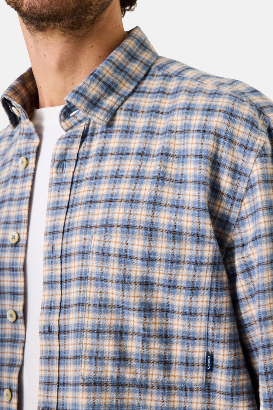 Chemise à manches longues à carreaux en flanelle multicolore de GARCIA, avec boutons et poche poitrine.
