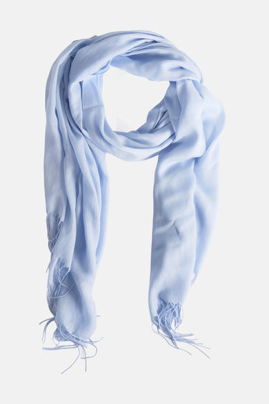 Foulard bleu Access®, avec des détails à franges.
