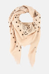 Beige sjaal van Access® met paisley- en ruitpatroon.
