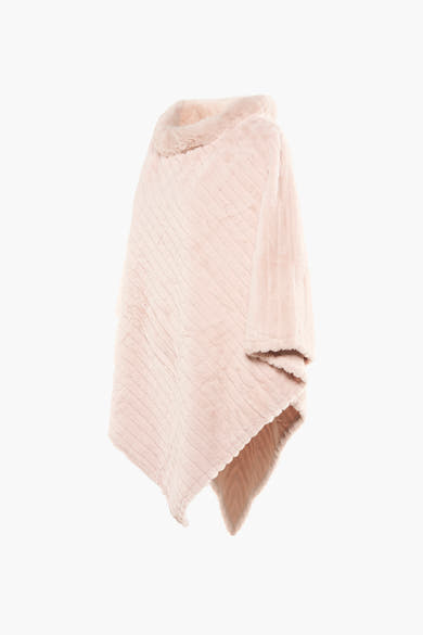 Poncho beige Access® avec texture en fourrure synthétique, rayures discrètes et col montant.