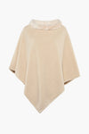 Poncho beige en matière pelucheuse d'Access®, avec un col en fausse fourrure douce.