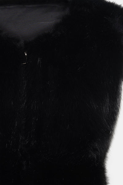 Veste sans manches noire en fausse fourrure de Access®, avec une doublure intérieure visible.