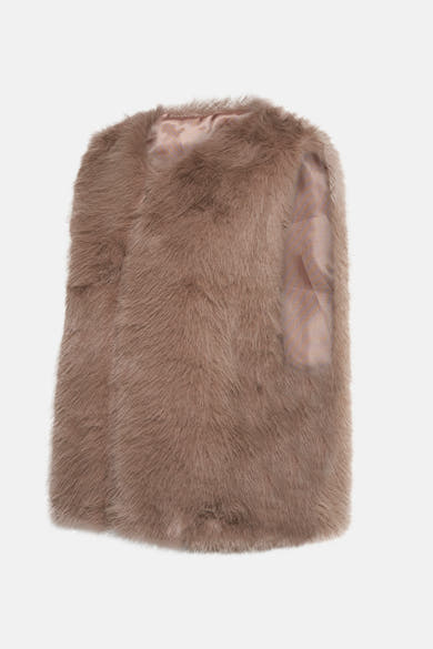 Veste sans manches beige d'Access®, en fausse fourrure douce avec doublure intérieure rose.