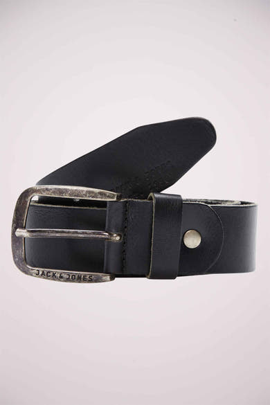 Ceinture noire en cuir par ACCESSORIES BY JACK & JONES avec boucle de ceinture effet vieilli.