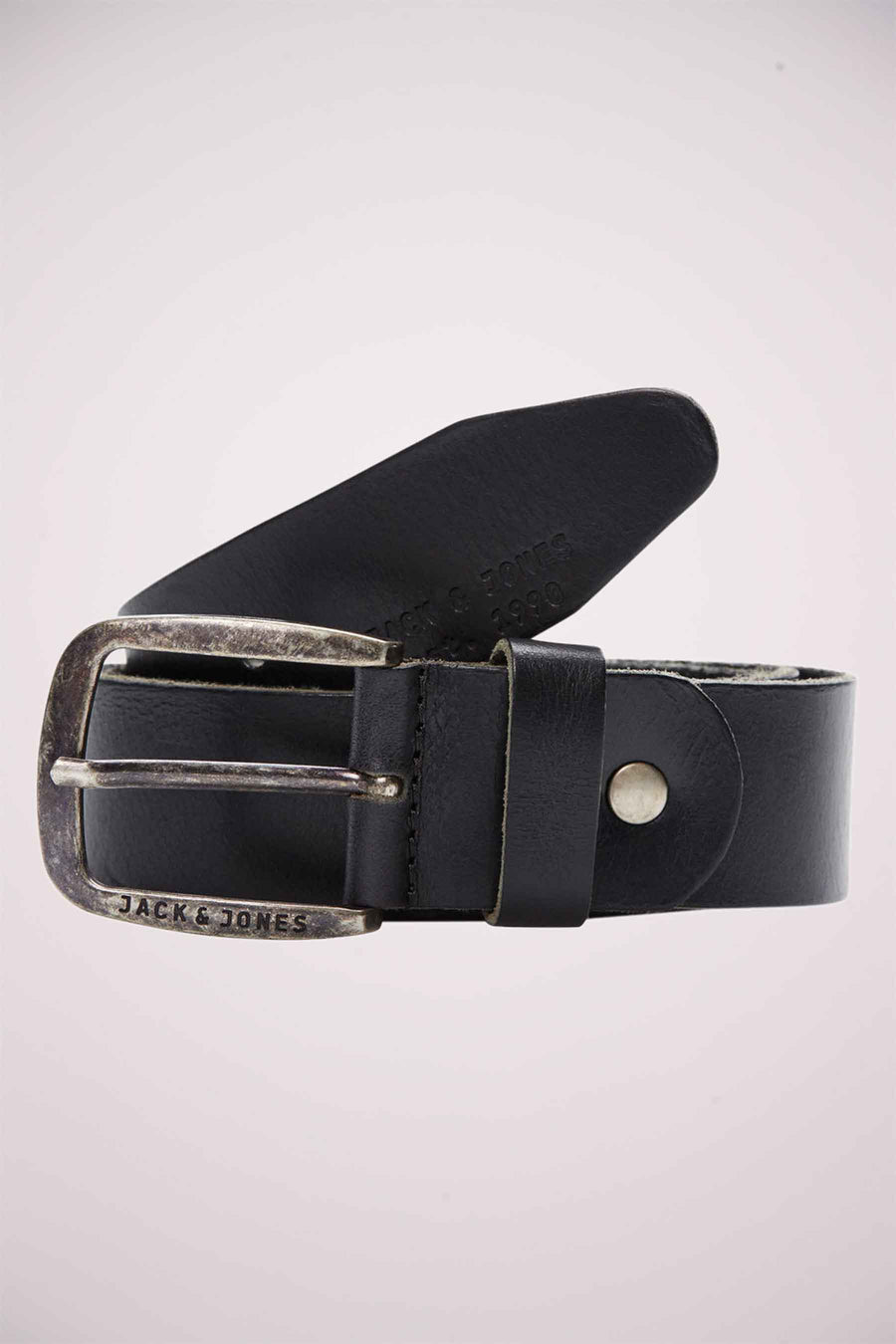 Ceinture noire en cuir par ACCESSORIES BY JACK & JONES avec boucle de ceinture effet vieilli.