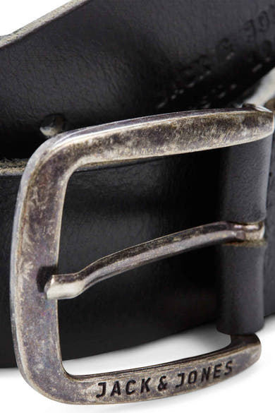 Ceinture noire en cuir ACCESSORIES BY JACK & JONES avec une boucle de ceinture en métal argenté vieilli.