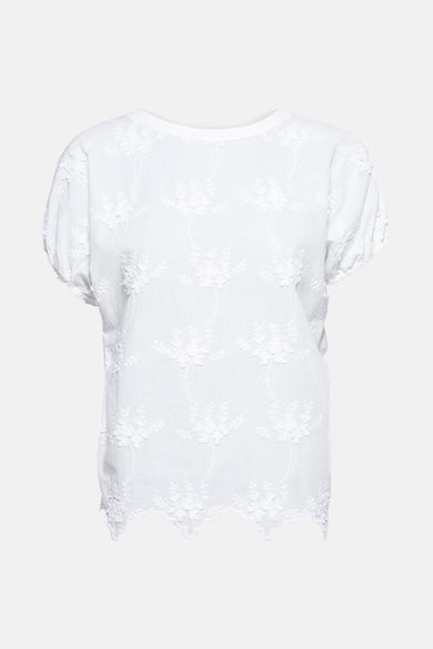 T-shirt blanc à manches courtes de ZABAIONE, avec motif floral brodé sur l'ensemble.