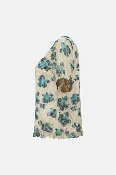 Multikleuren T-shirt met korte mouwen van ZABAIONE, met blauw bloemenpatroon en gouden applicatie op de mouw.