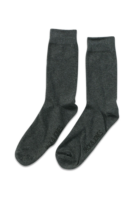 Chaussettes grises de ACCESSORIES BY JACK & JONES, en maille côtelée, présentées à plat.