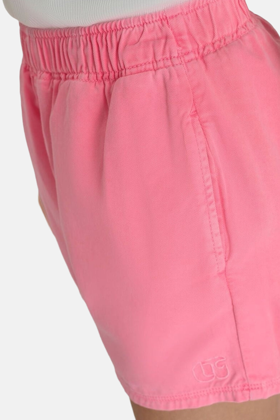 Korte rok van Le Temps des Cerises met elastische tailleband, keperbinding, zijzak en geborduurd logo.