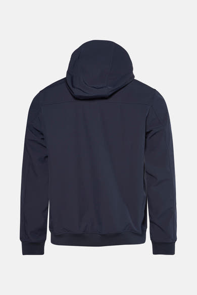 Blauwe regenjas van LYLE & SCOTT, met capuchon en geribde afwerking, van achteren gezien.